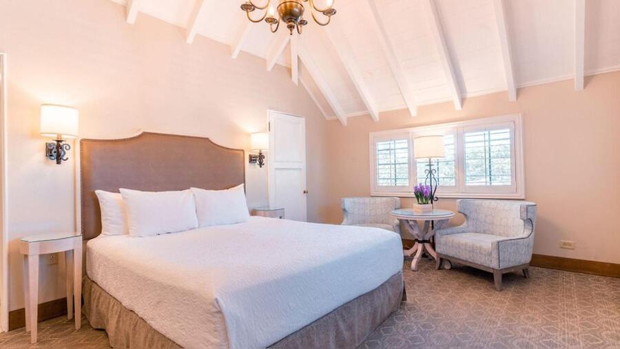 Deluxe King Room,1739425131:JPEG
